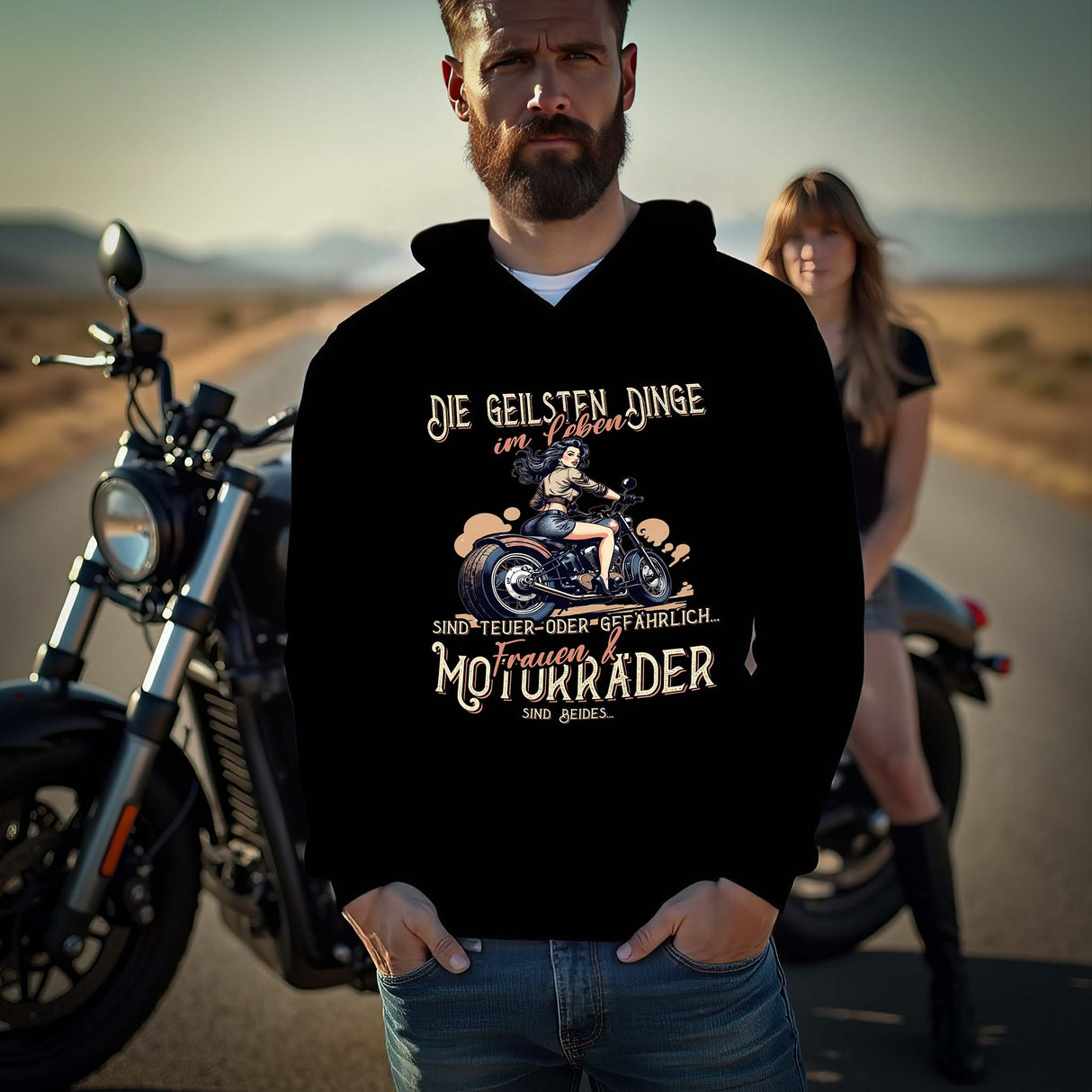 Ein Biker mit einem Hoodie von Wingbikers, mit dem Aufdruck, die geilsten Dinge im Leben sind teuer oder gefährlich - Frauen und Motorräder sind beides, in Schwarz.