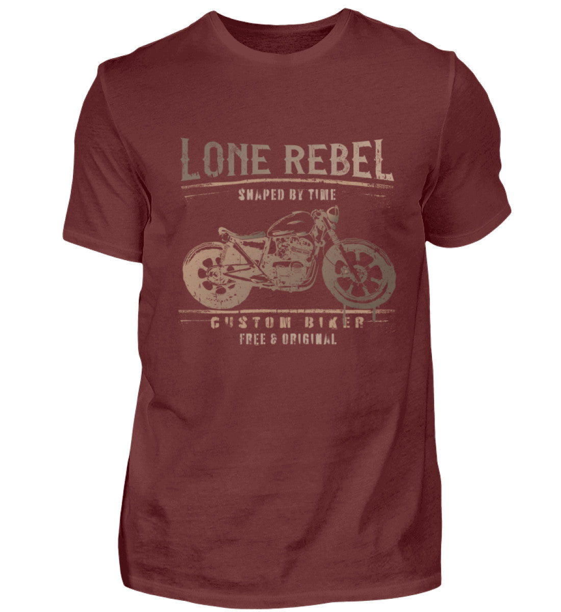 Ein Biker T-Shirt für Motorradfahrer von Wingbikers mit dem Aufdruck, Lone Rebel - Shaped by time - Custom Biker, in weinrot.