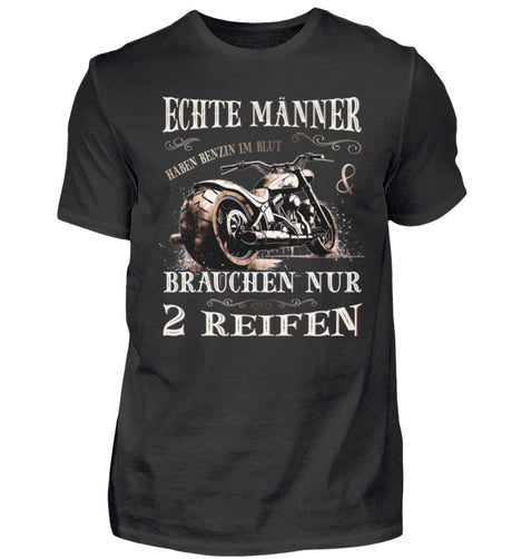 Ein T-Shirt für Motorradfahrer von Wingbikers mit dem Aufdruck, Echte Männer brauchen nur 2 Reifen, in schwarz.