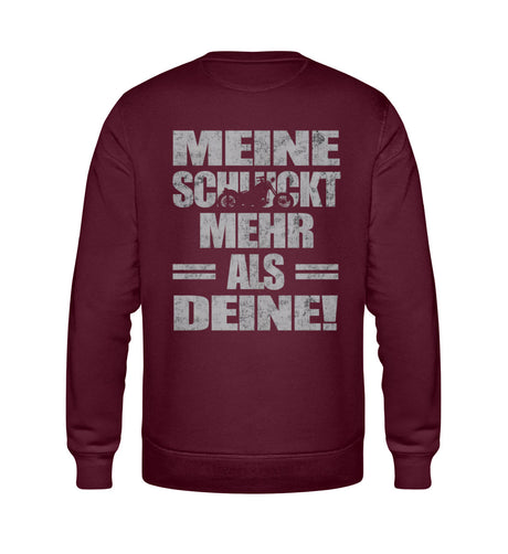 Ein Biker Sweatshirt für Motorradfahrer von Wingbikers mit dem Aufdruck, Meine schluckt mehr als deine! mit einem Motorrad, in burgunder weinrot.