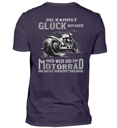 Ein Biker T-Shirt für Motorradfahrer von Wingbikers mit dem Aufdruck, Du kannst Glück nicht kaufen, aber Wein und ein Motorrad und das ist verdammt nah dran! - in aubergine lila, als Back Print. 