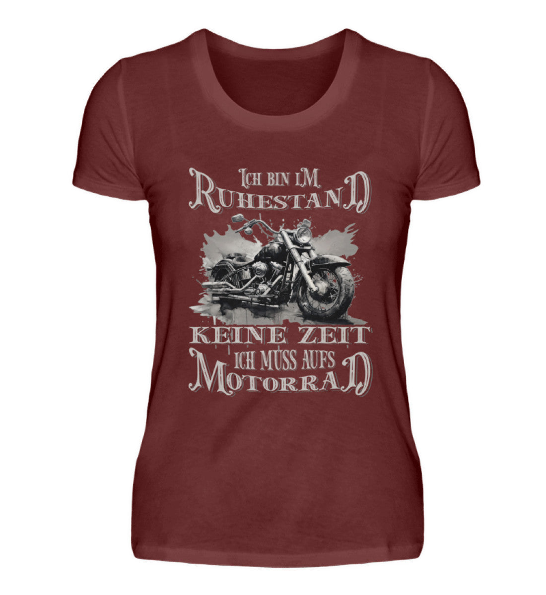 Ein T-Shirt für Motorradfahrerinnen von Wingbikers mit dem Aufdruck, Ich bin im Ruhestand - Keine Zeit - Ich muss aufs Motorrad, im vintage Stil in weinrot.