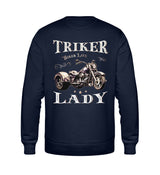 Ein Sweatshirt für Trike Fahrerinnen von Wingbikers mit dem Aufdruck, Triker Lady - Triker Life, im vintage Stil, als Back Print, in navy blau.