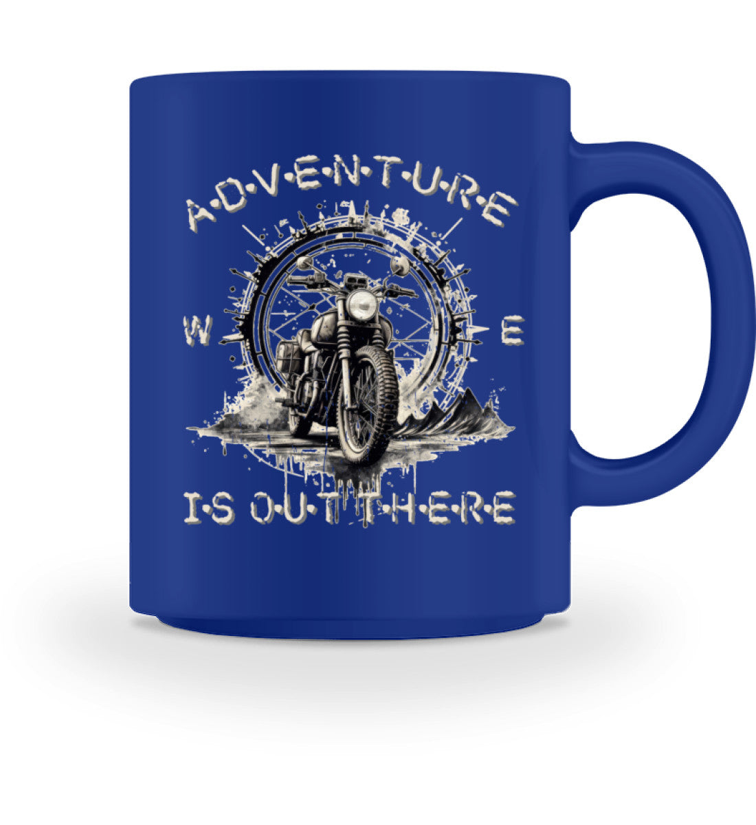 Eine Tasse für Motorradfahrer von Wingbikers, mit dem beidseitigen Aufdruck, Adventure Is Out There, in royal blau.