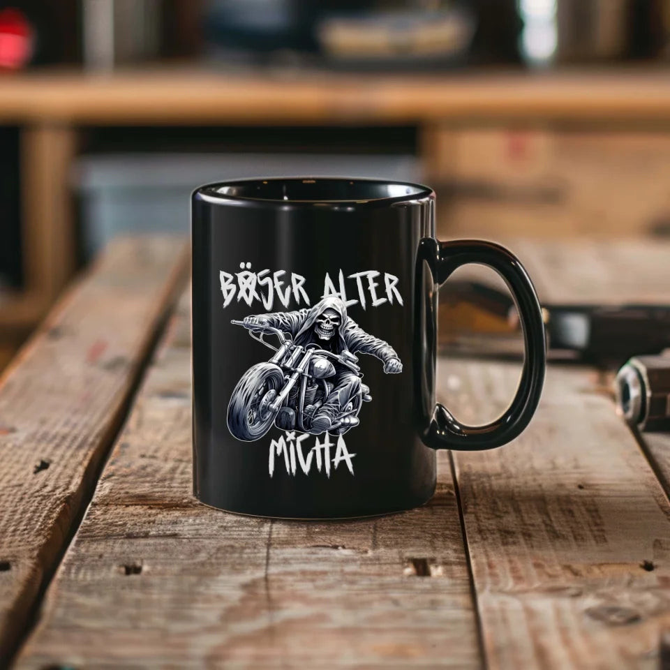 Eine personalisierbare Biker-Tasse für Motorradfahrer, von WingBikers mit dem beidseitigen Aufdruck, Böser alter Mann. 