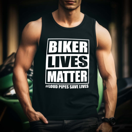 Ein Biker mit einem Tanktop für Motorradfahrer von Wingbikers mit dem Aufdruck, Biker Lives Matter - # Loud Pipes Save Lives, in schwarz.