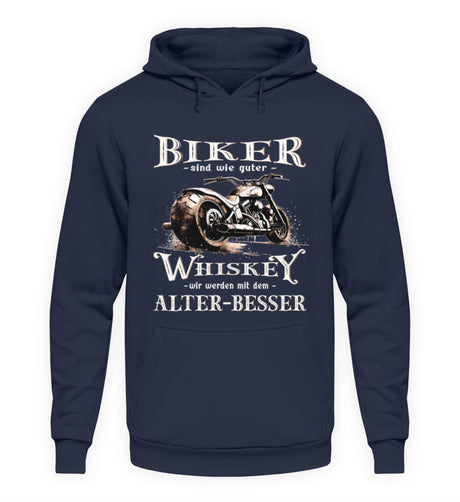 Ein Biker Hoodie von Wingbikers mit einem vintage Aufdruck, Biker sind wie gute Whiskey - wir werden mit dem Alter besser, in navy. 