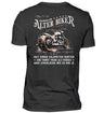 Ein Biker T-Shirt für Motorradfahrer von Wingbikers mit dem Aufdruck, Alter Biker - Einige Kilometer runter, trinkt mehr - aber zuverlässig wie eh und je - mit Back Print, in schwarz.