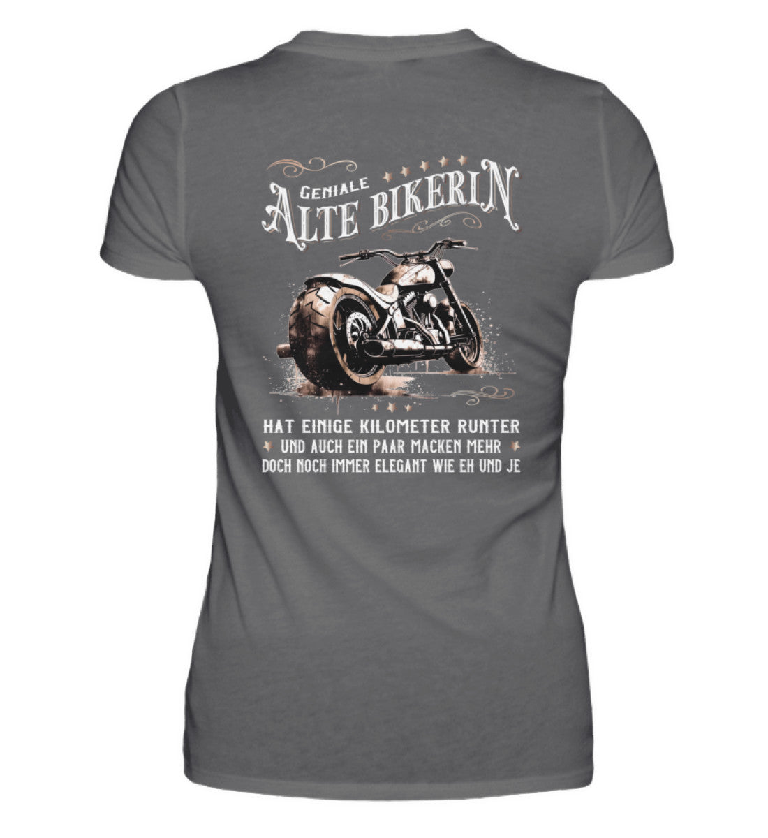 Ein Bikerin T-Shirt für Motorradfahrerinnen von Wingbikers mit dem Aufdruck, Alte Bikerin - Einige Kilometer Runter - Doch elegant wie eh und je - mit Back Print, in dunkelgrau.