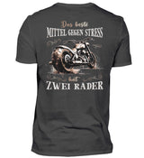 Ein T-Shirt mit Back Print für Motorradfahrer von Wingbikers mit dem Aufdruck, Das beste Mittel gegen Stress hat 2 Räder, in dunkelgrau.