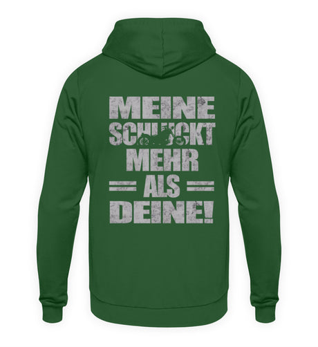 Ein Biker Hoodie für Motorradfahrer von Wingbikers mit dem Aufdruck, Meine schluckt mehr als deine! mit einem Motorrad, als Back Print, in dunkelgrün.