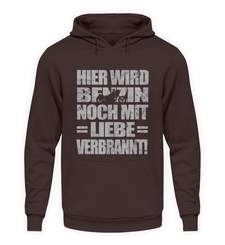 Ein Biker Hoodie für Motorradfahrer von Wingbikers mit dem Aufdruck, Hier wird Benzin noch mit Liebe verbrannt - in braun.