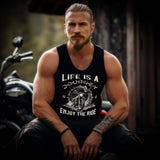 Ein Motorradfahrer mit einem Tanktop von Wingbikers mit dem Aufdruck, Life Is A Journey - Enjoy The Ride, in schwarz.