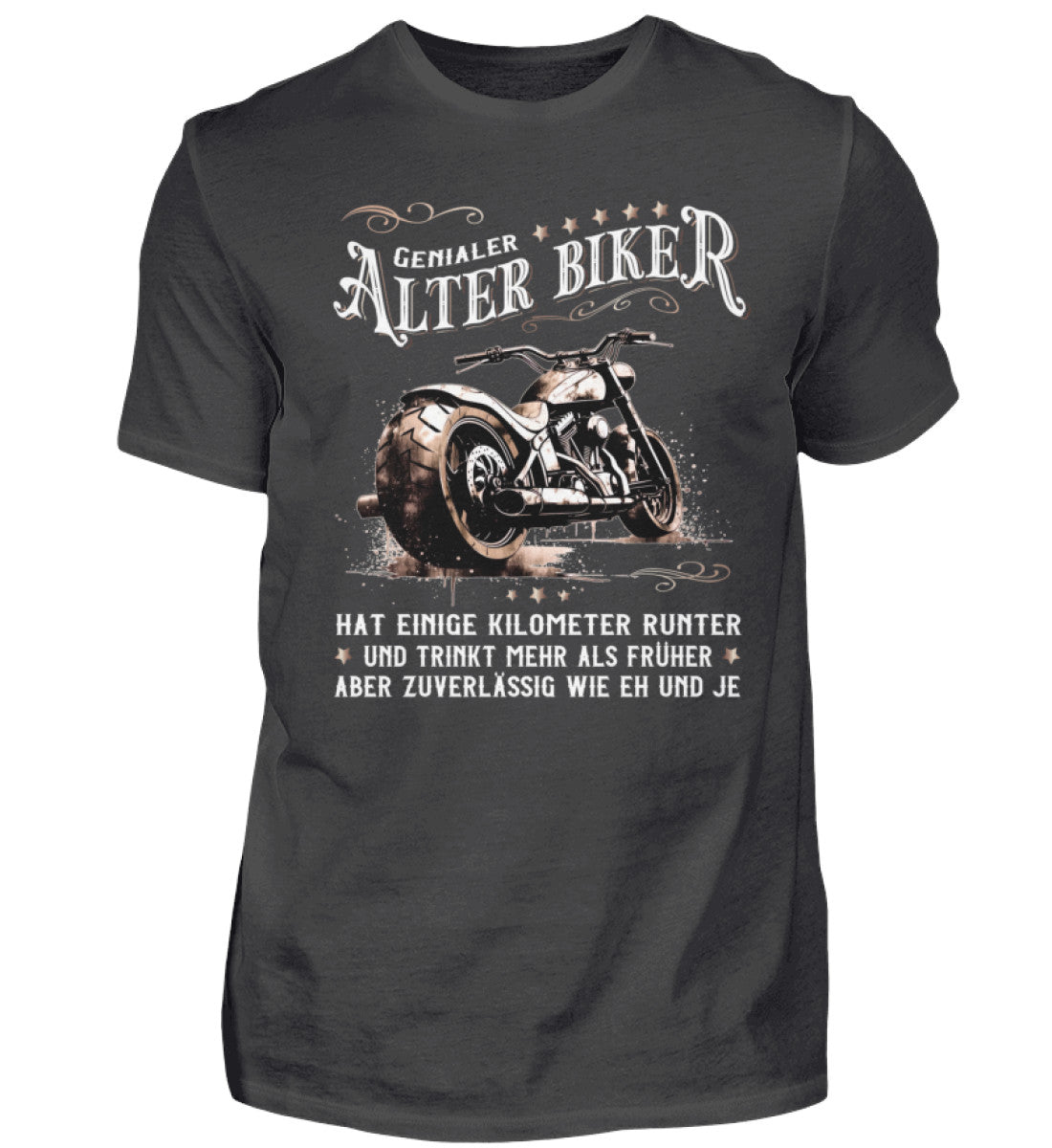 Ein Biker T-Shirt für Motorradfahrer von Wingbikers mit dem Aufdruck, Alter Biker - Einige Kilometer runter, trinkt mehr - aber zuverlässig wie eh und je - in dunkelgrau.