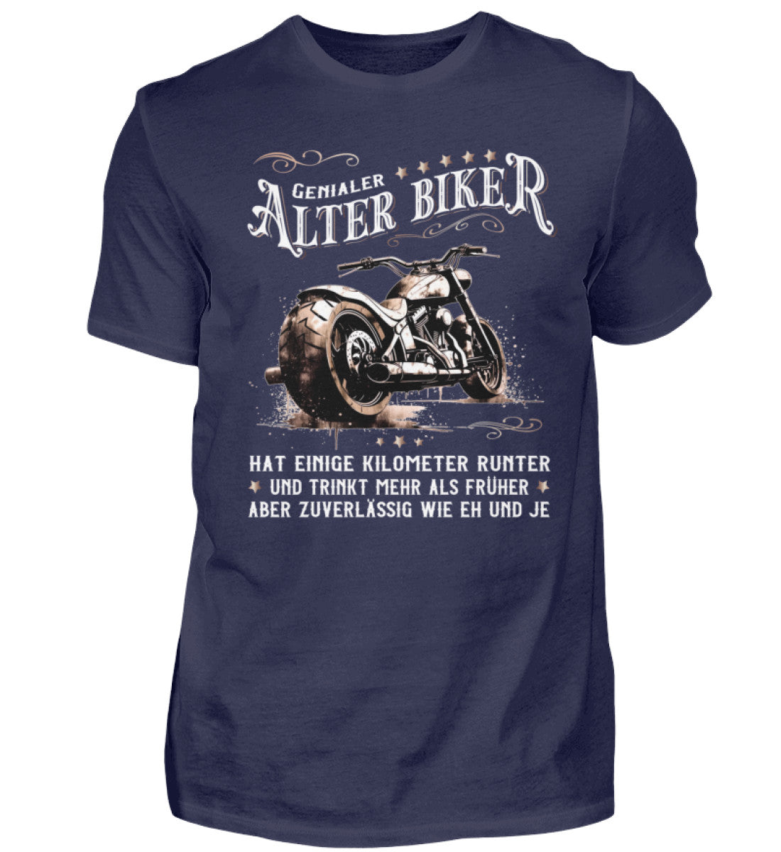 Ein Biker T-Shirt für Motorradfahrer von Wingbikers mit dem Aufdruck, Alter Biker - Einige Kilometer runter, trinkt mehr - aber zuverlässig wie eh und je - in navy blau.