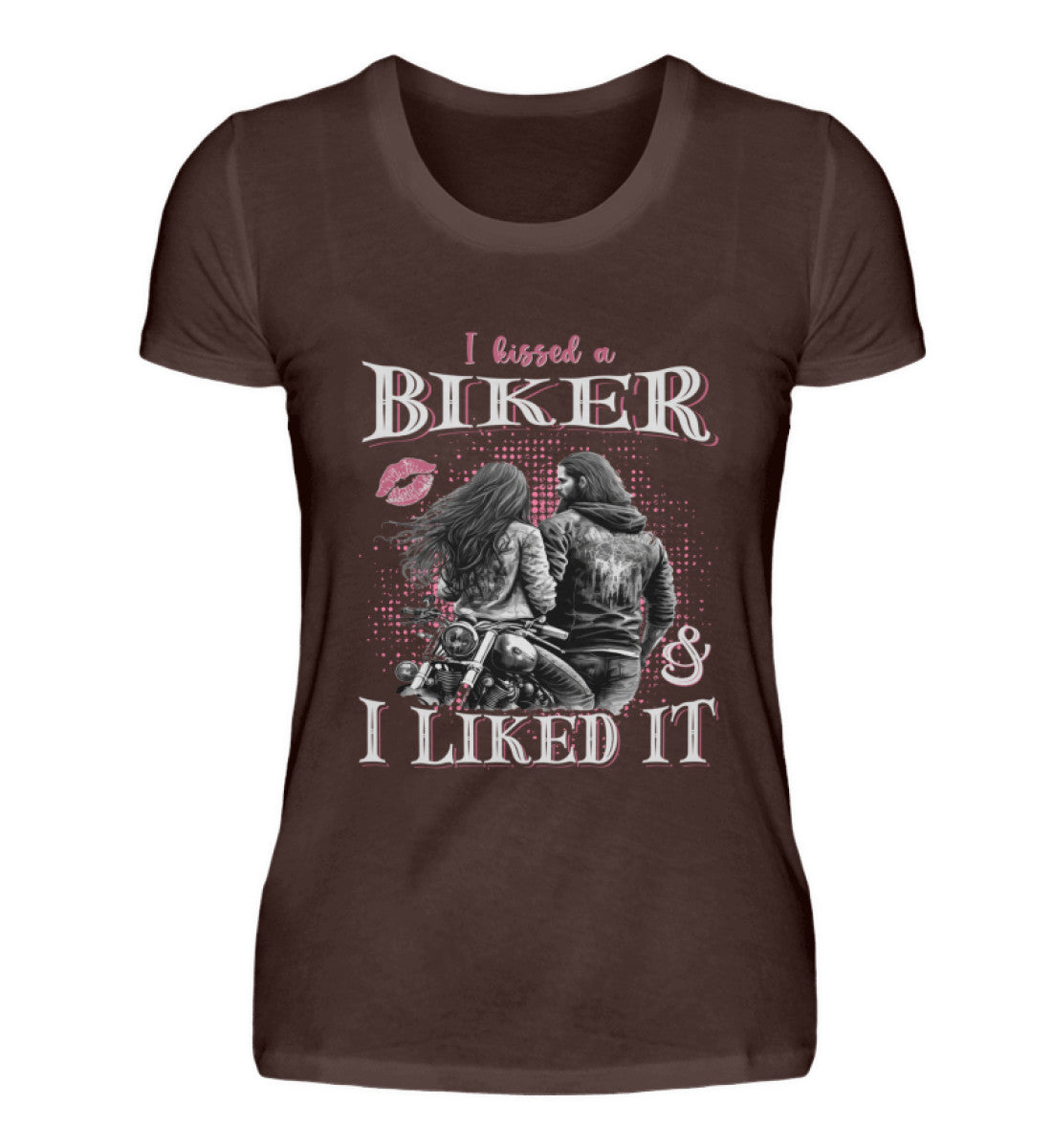 Ein T-Shirt für Motorradfahrerinnen von Wingbikers mit dem Aufdruck, I Kissed A Biker And I Liked It, in braun.