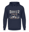 Ein Hoodie für motorradfahrende Väter von Wingbikers mit dem Aufdruck, Biker Papa, wie ein normaler Papa, nur viel cooler, in navy blau.