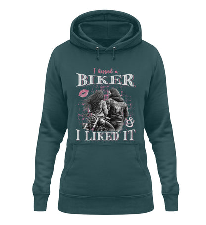 Ein Damen Hoodie für Motorradfahrerinnen von Wingbikers mit dem Aufdruck, I Kissed A Biker And I Liked It, in pertrol türkis.