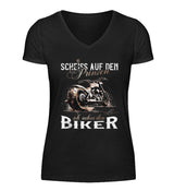 Ein T-Shirt mit V-Ausschnitt für Motorradfahrerinnen von Wingbikers mit dem Aufdruck, Scheiß auf den Prinzen, ich nehm' den Biker, in schwarz.