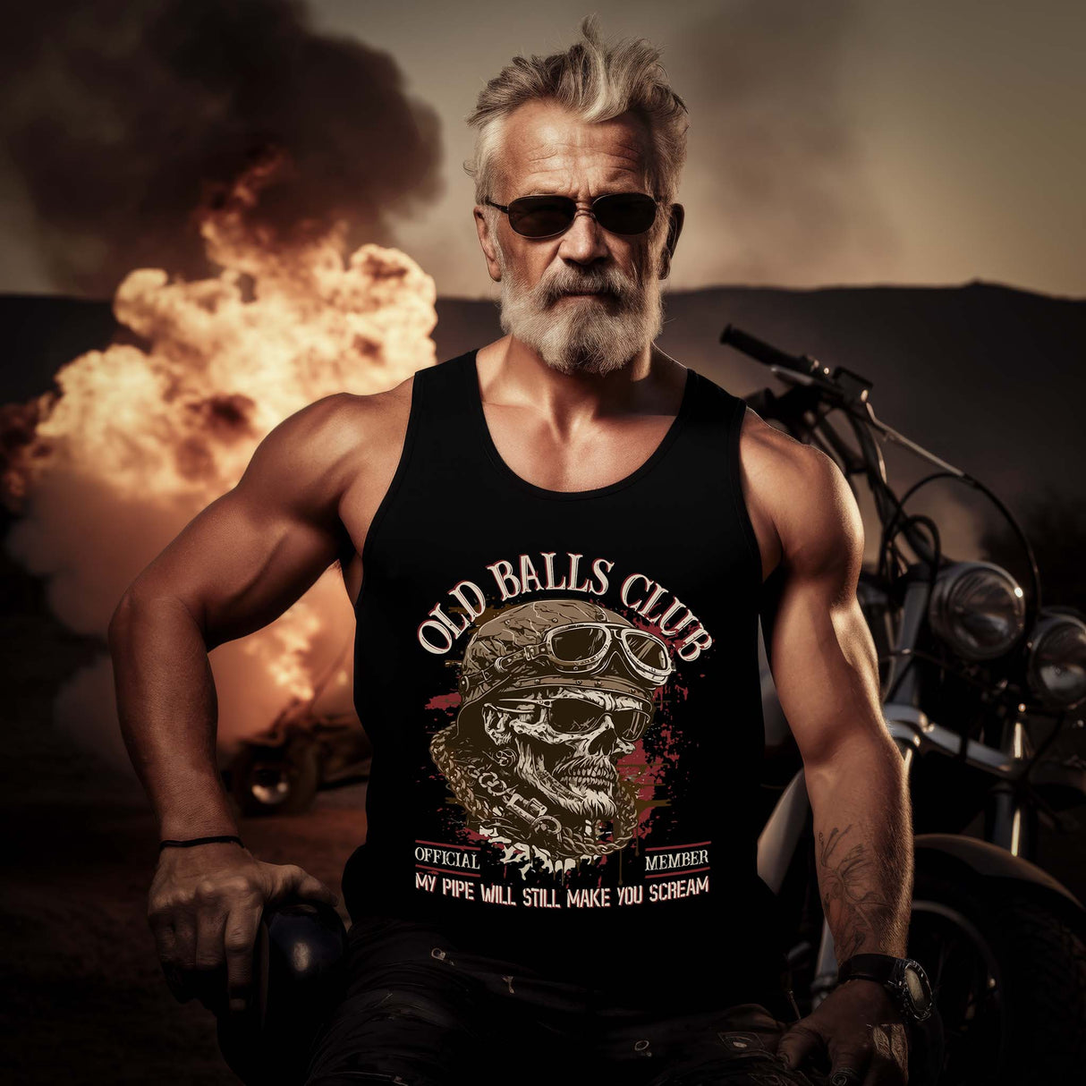 Ein Biker mit einem Tanktop für Motorradfahrer von Wingbikers mit dem Aufdruck, Old Balls Club - My Pipe Will Still Make You Scream, in schwarz.