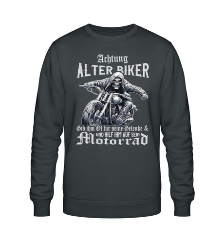 Ein Biker Sweatshirt für Motorradfahrer von Wingbikers mit dem Aufdruck, Achtung alter Biker - Gib ihm Öl und hilf ihm auf sein Motorrad - in dunkelgrau.