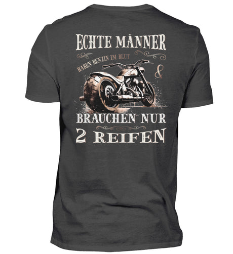 Ein T-Shirt für Motorradfahrer von Wingbikers mit dem Aufdruck, Echte Männer brauchen nur 2 Reifen, als Back Print, in dunkelgrau.