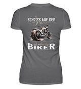 Ein T-Shirt für Motorradfahrerinnen von Wingbikers mit dem Aufdruck, Scheiß auf den Prinzen, ich nehm' den Biker, als Backprint in dunkelgrau. 