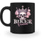 Eine Tasse für Motorradfahrerinnen von Wingbikers, mit dem beidseitigen Aufdruck, Biker Queen, in schwarz.