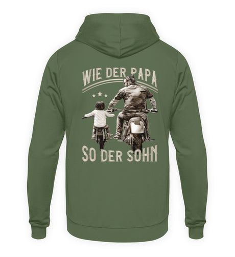 Ein Hoodie für Motorradfahrende Väter von Wingbikers mit dem Aufdruck, Wie der Papa, so der Sohn, in erdgrün.