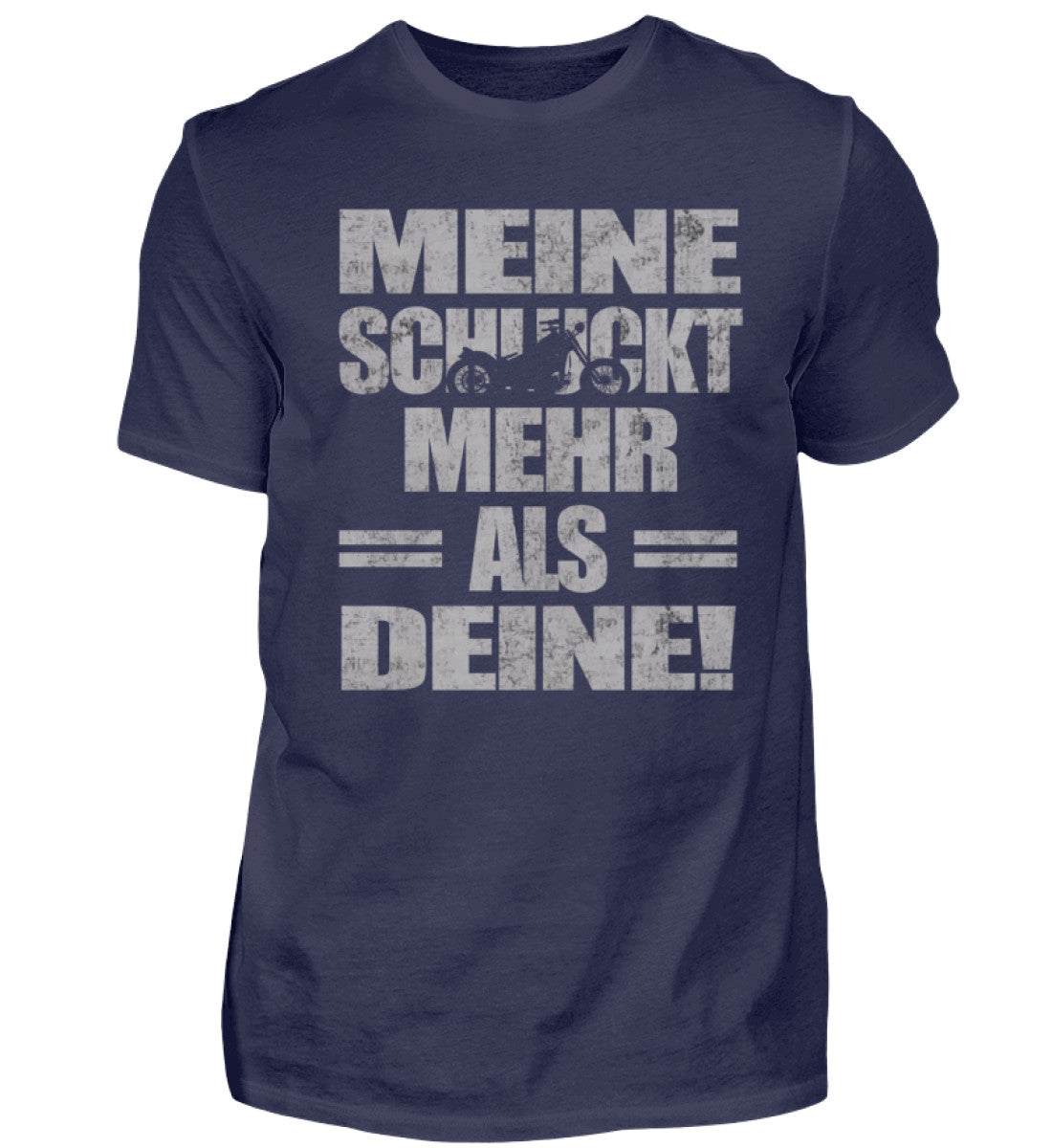 Ein Biker T-Shirt für Motorradfahrer von Wingbikers mit dem Aufdruck, Meine schluckt mehr als deine! mit einem Motorrad, in navy blau.