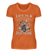 Ein T-Shirt für Motorradfahrerinnen von Wingbikers mit dem Aufdruck, Life Is A Journey - Enjoy The Ride - mit einem Retro Vintage klassischem Motorrad, in orange.