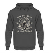 Ein Hoodie für Motorradfahrer von Wingbikers mit dem Aufdruck, Adventure Is Out There, in dunkelgrau.