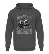 Ein Hoodie für Motorradfahrer mit dem Aufdruck, Ich arbeite hart, damit mein Motorrad ein besseres Leben hat, in dunkel grau.