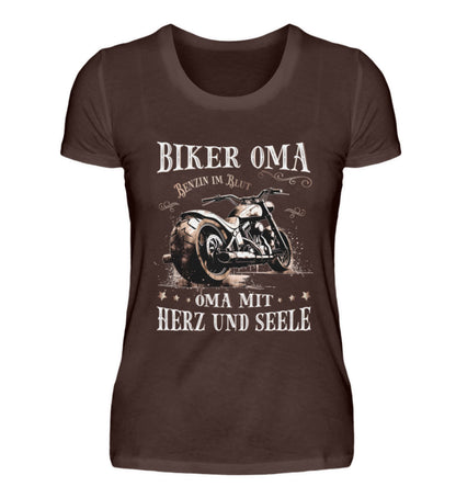 Ein T-Shirt für Motorradfahrerinnen von Wingbikers mit dem Aufdruck, Biker Oma - Benzin im Blut - Oma mit Herz und Seele, in braun.