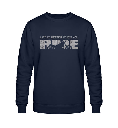 Ein Sweatshirt für Motorradfahrer von Wingbikers mit dem Aufdruck, Life Is Better When You Ride - mit einem Motorrad, in navy blau.