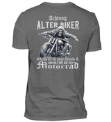 Ein Biker T-Shirt für Motorradfahrer von Wingbikers mit dem Aufdruck, Achtung alter Biker - Gib ihm Öl und hilf ihm auf sein Motorrad, als Back Print - in grau.