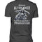 Ein Biker T-Shirt für Motorradfahrer von Wingbikers mit dem Aufdruck, Achtung alter Biker - Gib ihm Öl und hilf ihm auf sein Motorrad, als Back Print - in dunkelgrau.