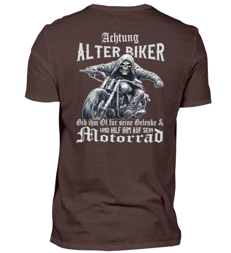 Ein Biker T-Shirt für Motorradfahrer von Wingbikers mit dem Aufdruck, Achtung alter Biker - Gib ihm Öl und hilf ihm auf sein Motorrad, als Back Print - in braun.