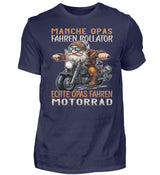 Ein T-Shirt für Motorradfahrer von Wingbikers mit dem Aufdruck, Manche Opas fahren Rollator - Echte Opas fahren Motorrad, in navy blau.