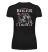 Ein T-Shirt mit V-Ausschnitt für Motorradfahrerinnen von Wingbikers mit dem Aufdruck, I Kissed A Biker And I Liked It, als Backprint in schwarz.