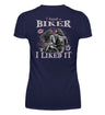 Ein T-Shirt mit V-Ausschnitt für Motorradfahrerinnen von Wingbikers mit dem Aufdruck, I Kissed A Biker And I Liked It, als Backprint in navy blau.