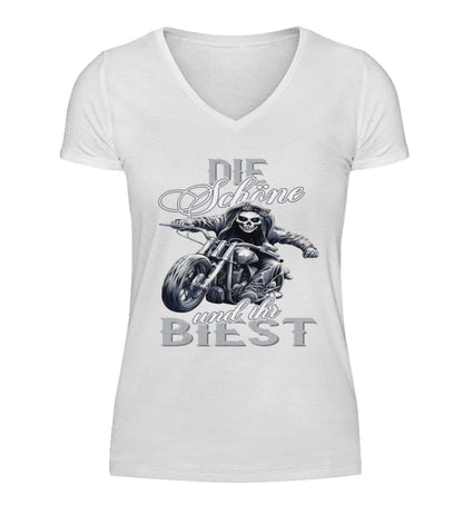 Ein Bikerin T-Shirt mit V-Ausschnitt für Motorradfahrerinnen von Wingbikers mit dem Aufdruck, Die Schöne und ihr Biest - in weiß.