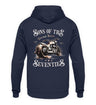 Ein Hoodie für Motorradfahrer von Wingbikers mit dem Aufdruck, Sons of the Seventies - Vintage Biker, als Back Print, in navy blau.