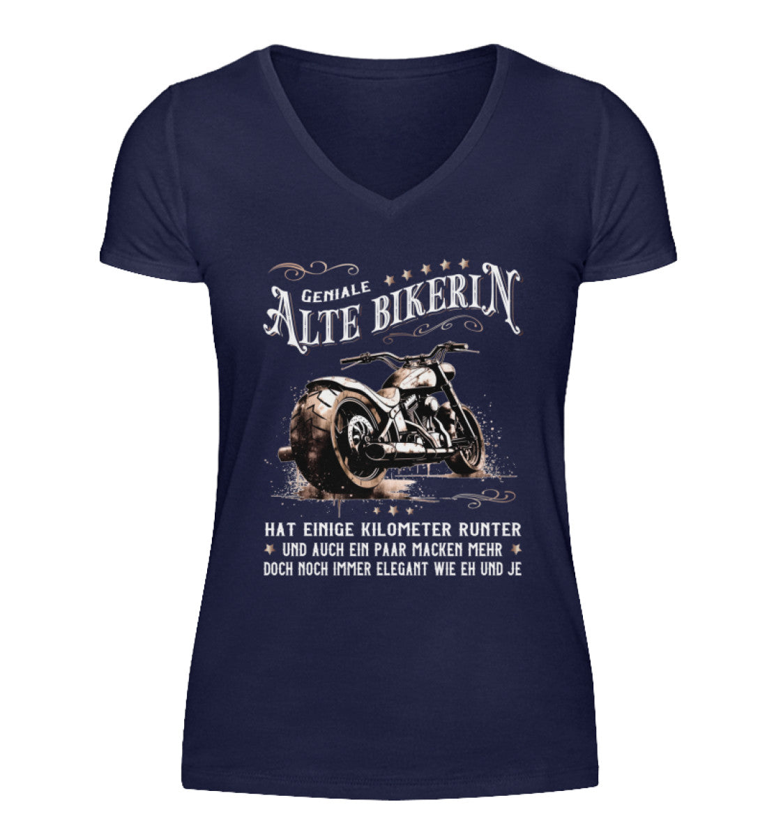 Ein Bikerin T-Shirt mit V-Ausschnitt für Motorradfahrerinnen von Wingbikers mit dem Aufdruck, Alte Bikerin - Einige Kilometer Runter - Doch elegant wie eh und je - in navy blau.